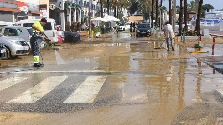 El tiempo - Un frente deja lluvias intensas en Canarias y el frío irrumpe en la Península