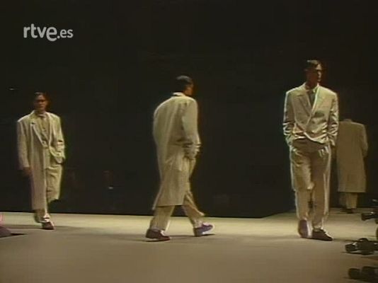 Telediario 1 - Telediario del 1 de febrero de 1988 sobre la moda del Salón Gaudí y el previo de la Pasarela Cibeles.