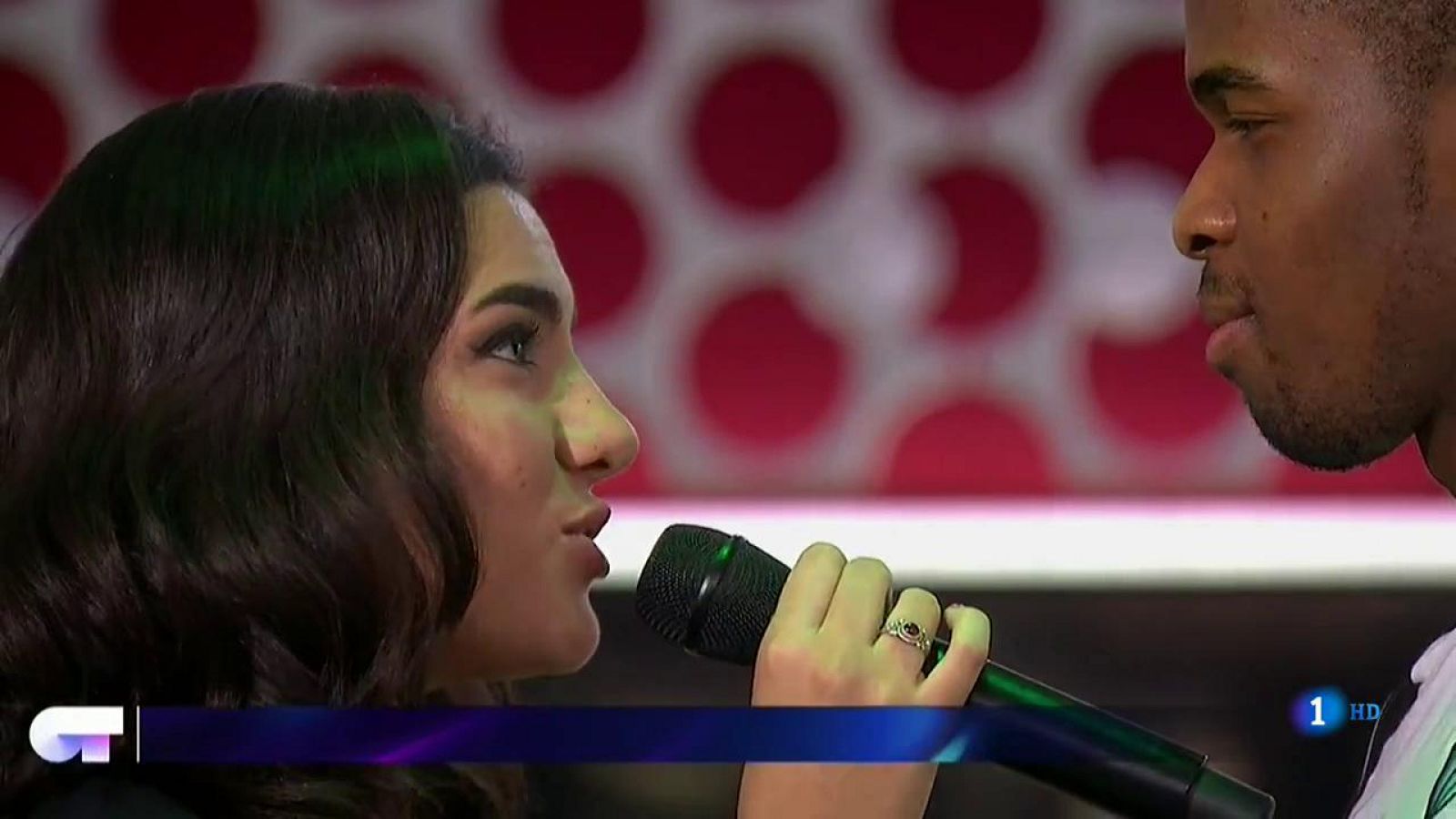 Chat OT 2018 - Famous y Marta cantan "No puedo vivir sin ti"