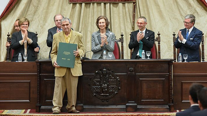 800 USAL - Cadenas, premio Reina Sofía de Poesía