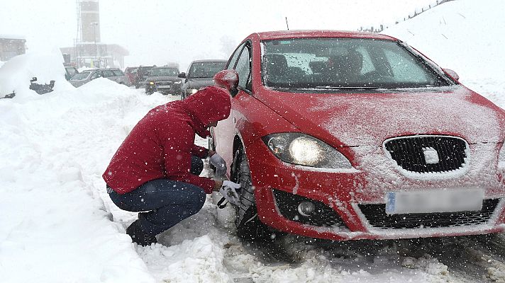 Telediario 1 - El norte de España y Baleares sufren los efectos de un temporal de frío, viento y lluvia