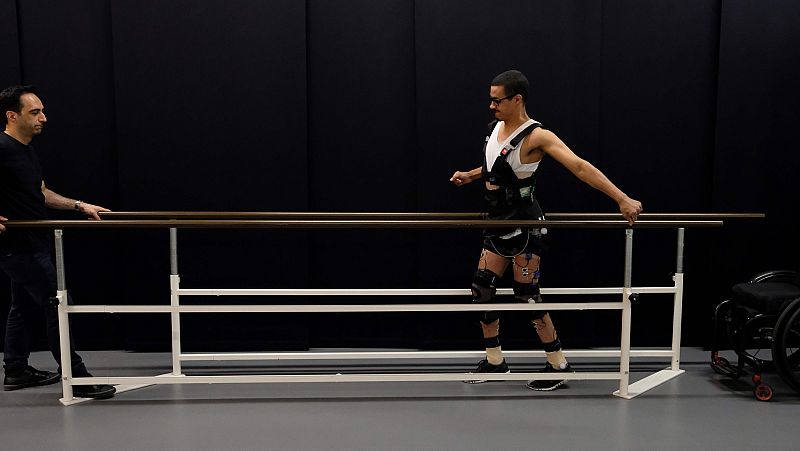 Tres personas parapléjicas recuperan la capacidad para caminar gracias a la estimulación eléctrica