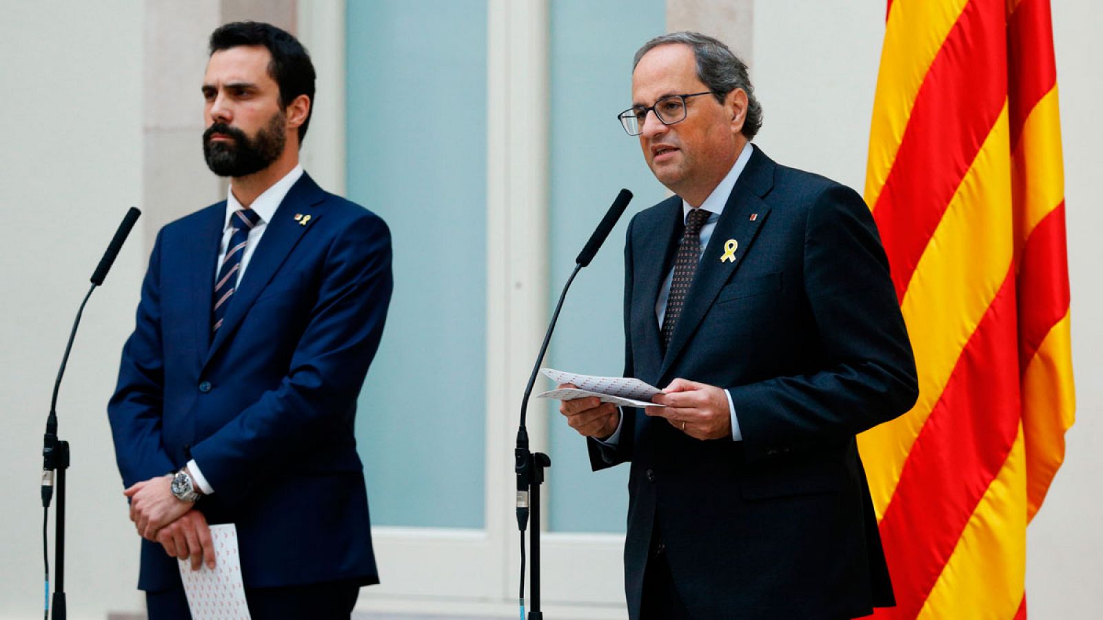 El presidente de la Generalitat, Quim Torra, ha mostrado su "inmensa indignación" ante unas "interminables penas" contra los líderes del proceso independentista y ha acusado al presidente del Gobierno, Pedro Sánchez, de ser "cómplice de la represión"