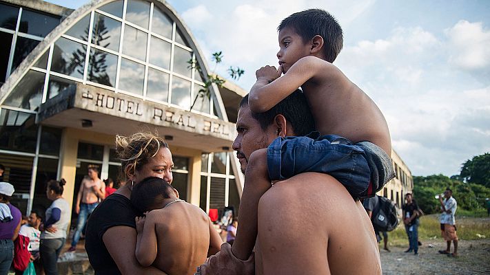 Telediario 1 - Trump rectifica y asegura ahora que los migrantes de las caravanas centroamericanas solo serán detenidos no disparados