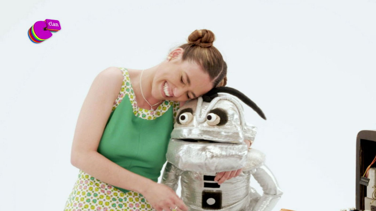 Un hermanito para Robot al estilo Shimmer y Shine - Club Clan | Ver