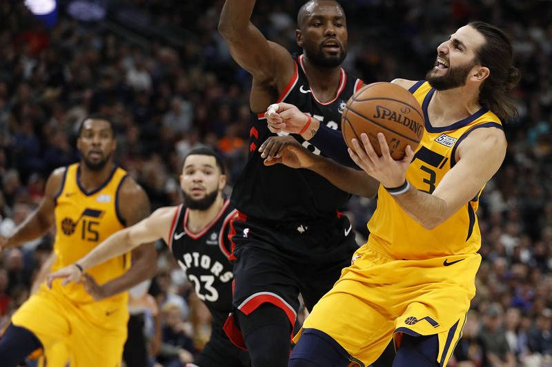 Ibaka vuelve a exhibir su muñeca con unos Raptors líderes - Informativo 24h | Ver