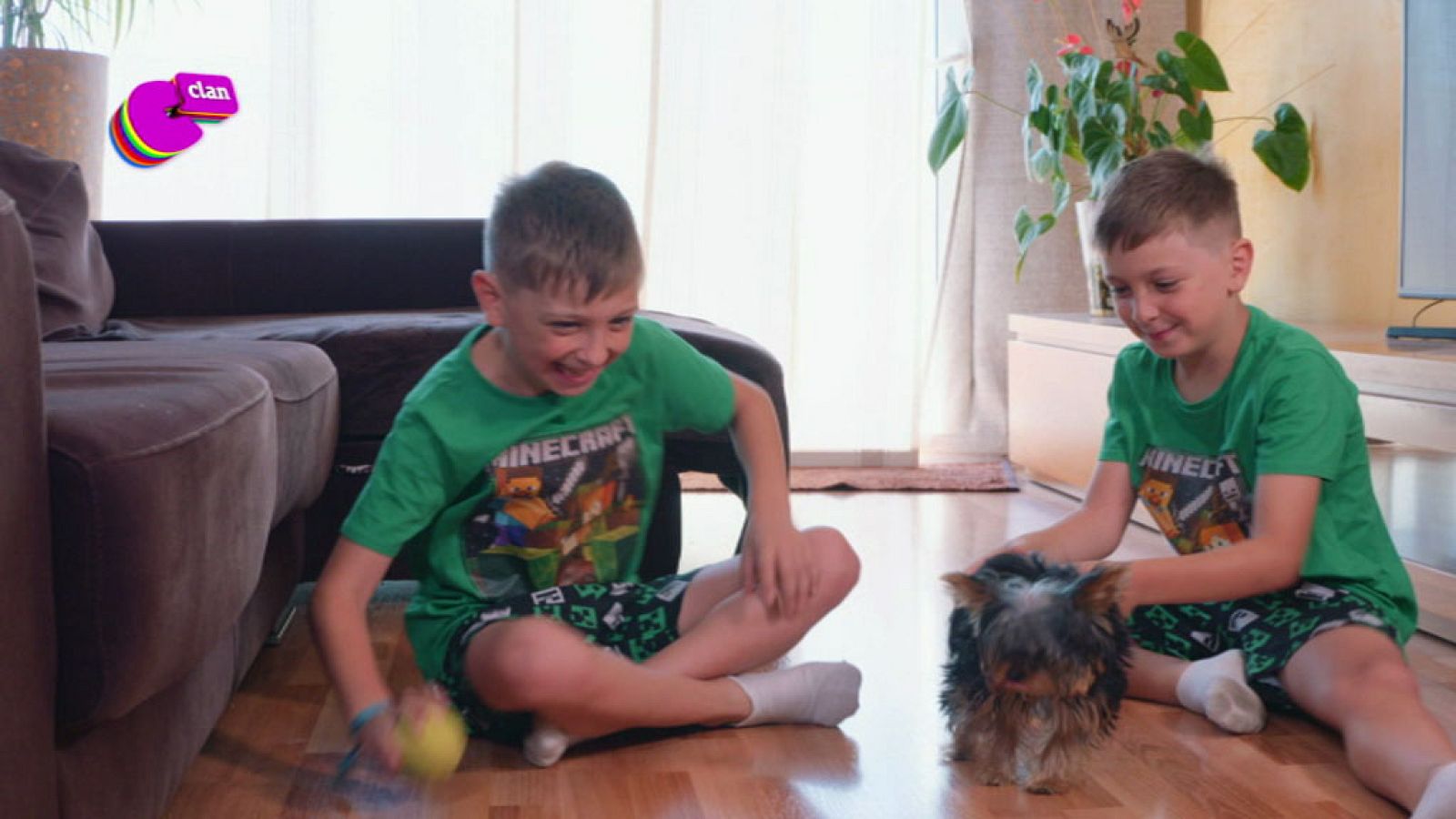 Marc, Kevin y su perrita Mufy - Club Clan | Ver