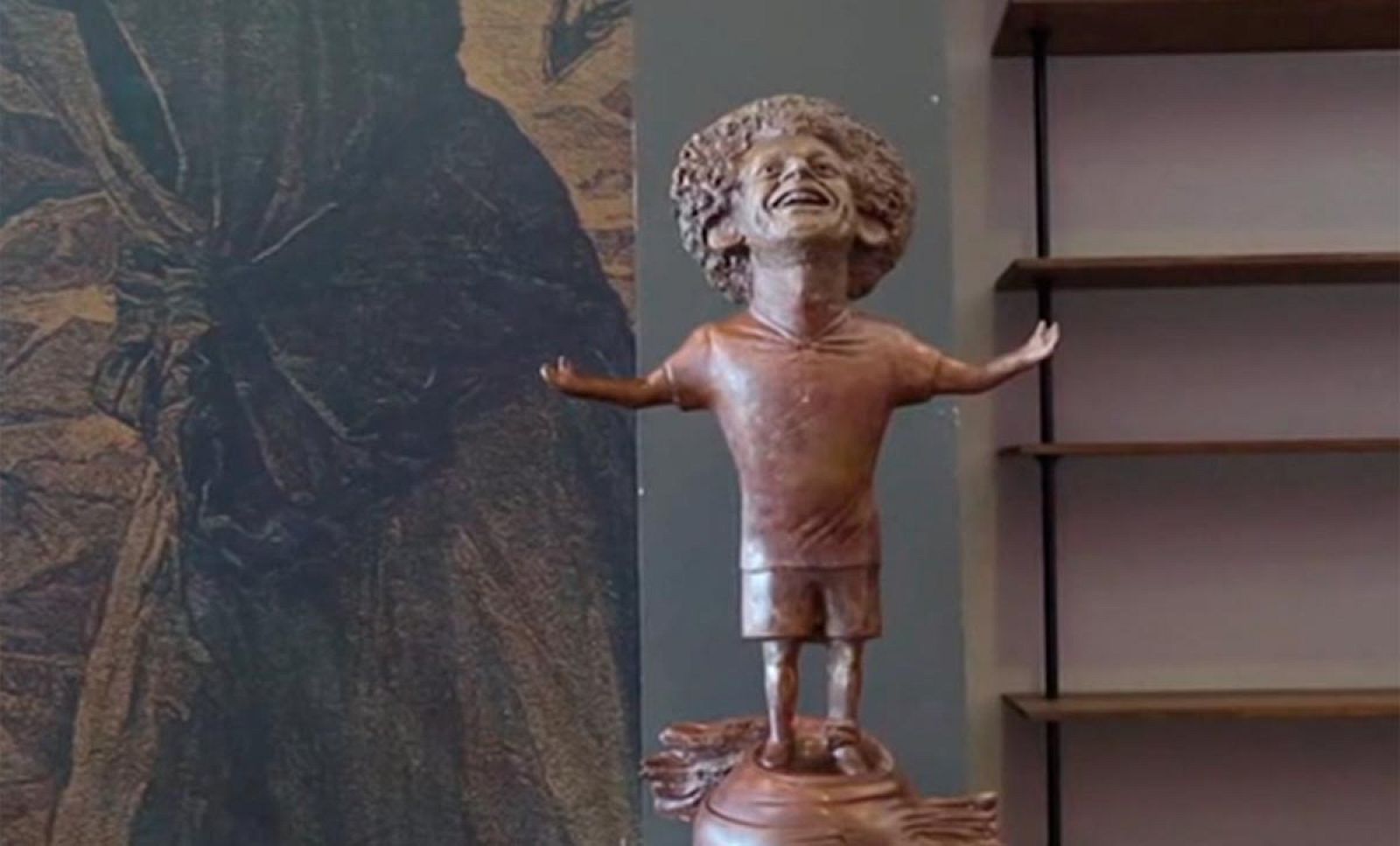 La extraña estatuta de Salah | Ver