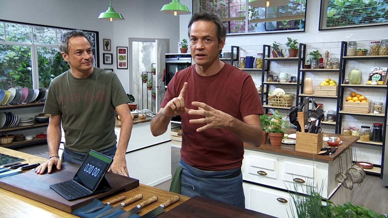 Torres en la cocina - Verduras en tempura, besugo y naranja con granada - ver ahora