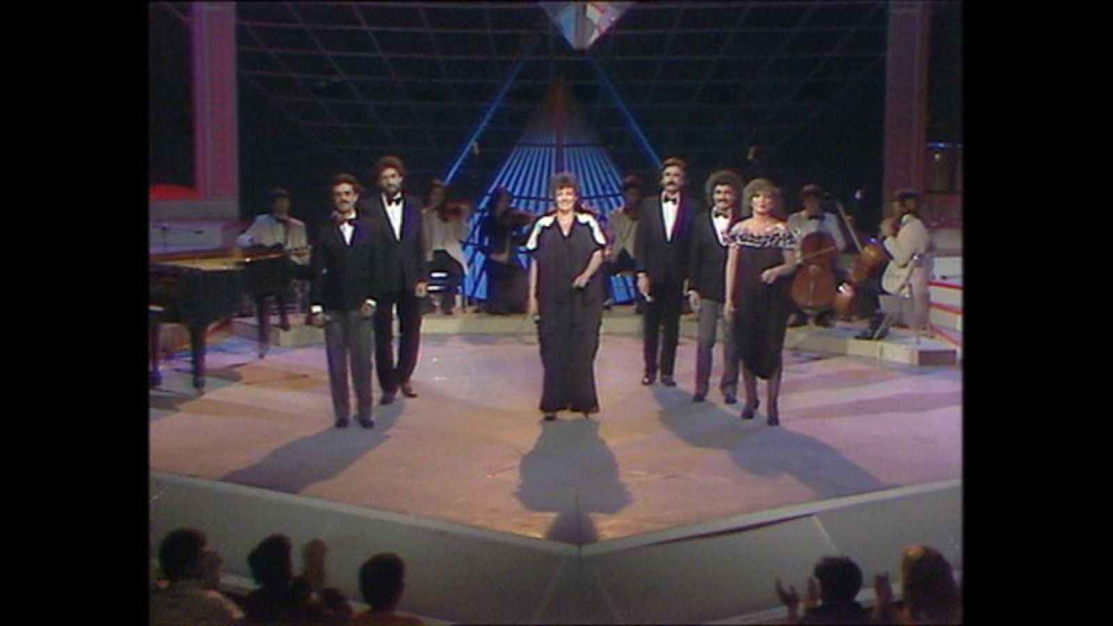 Cachitos de Hierro y Cromo - Mocedades, "Amor de hombre" (Aplauso, 1982)