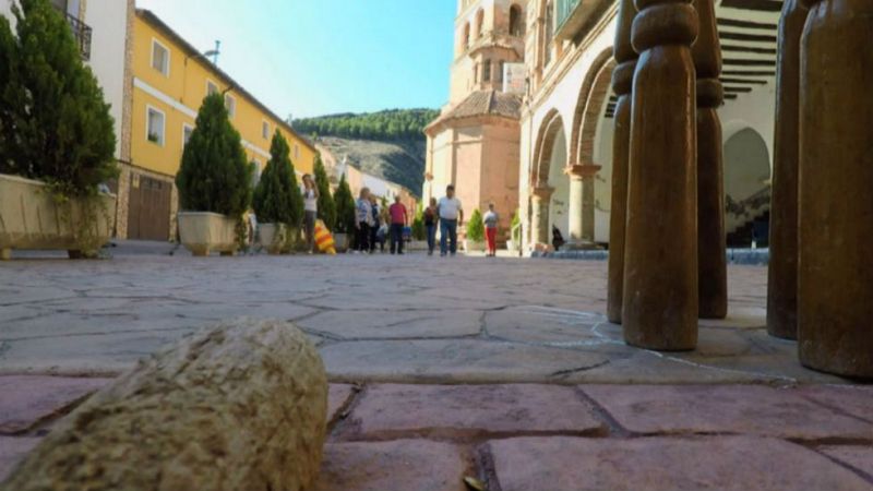 Aquí la tierra - ¿Jugamos a las birlas?