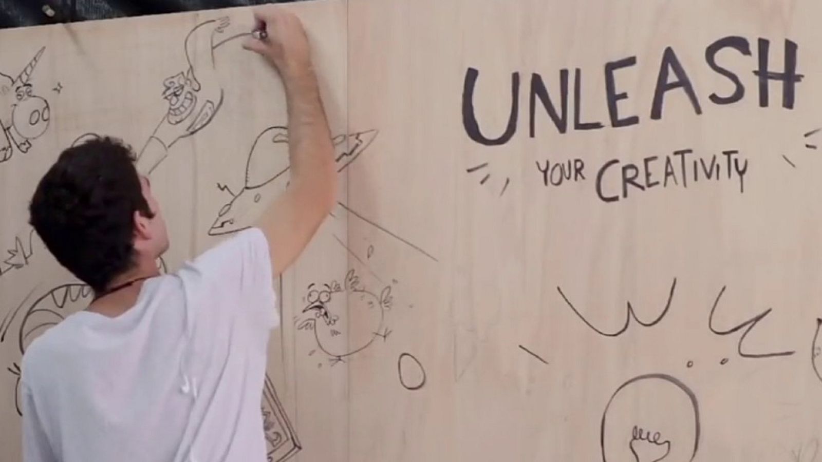 Zoom Net - Unleash, Alexa y "11-11 Memories Retold" -  ver ahora