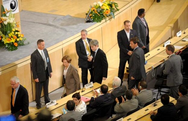  - La UE planta a Ahmadineyad