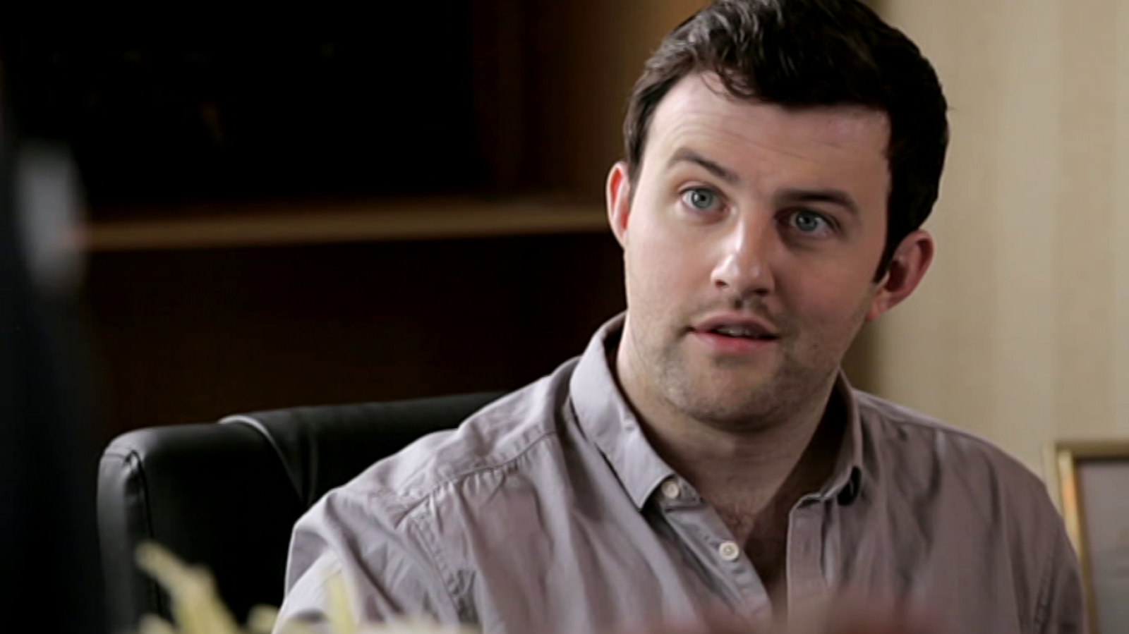 That's English - Module 1 - Unit 5A: Does he work here?  - ver ahora