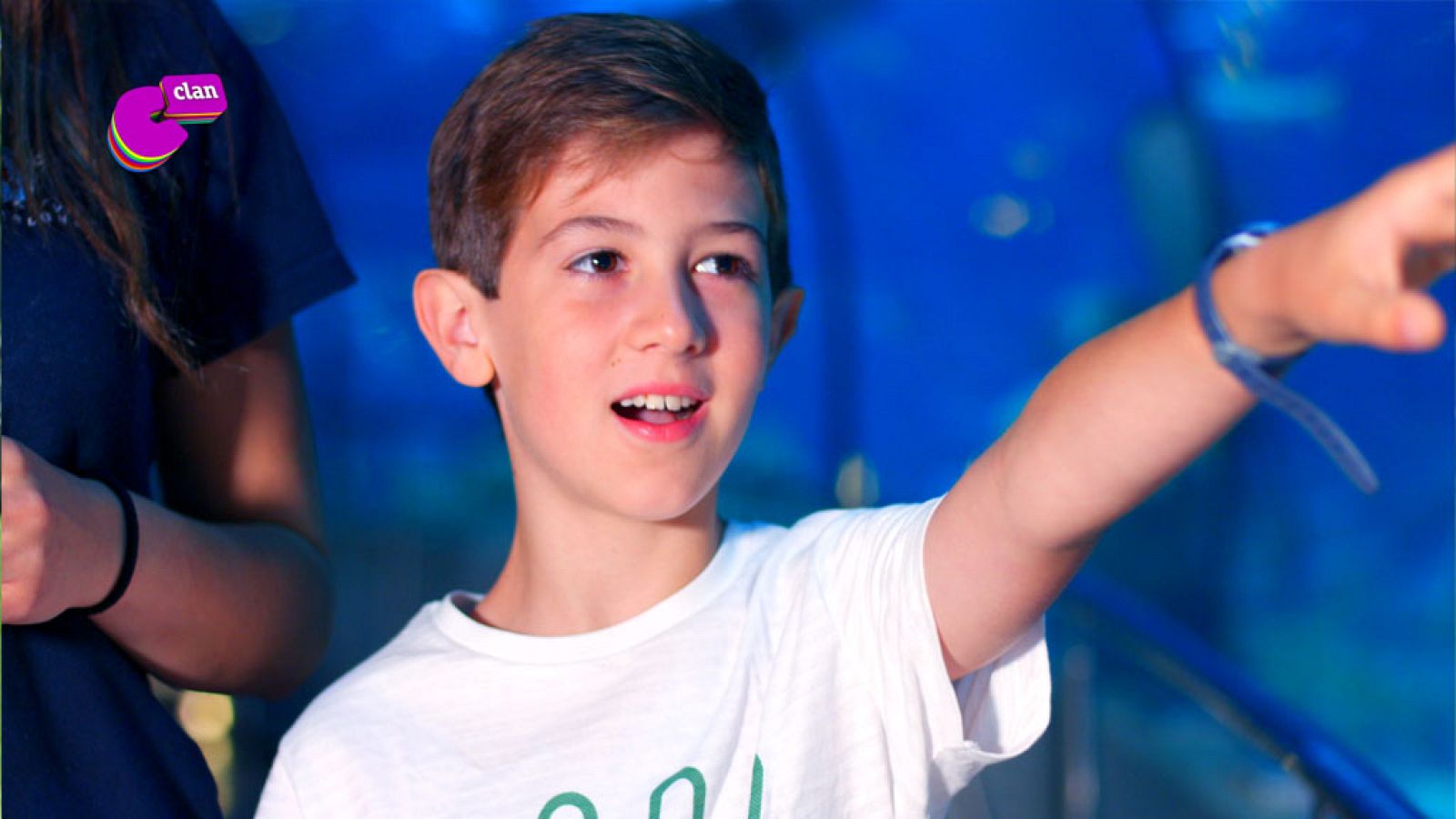 Marc pasa un día en el acuario - Club Clan | Ver