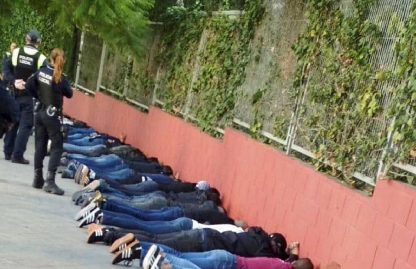 Investigan si la pelea entre ultras del Hércules y el Castellón se concertó por Internet | Ver