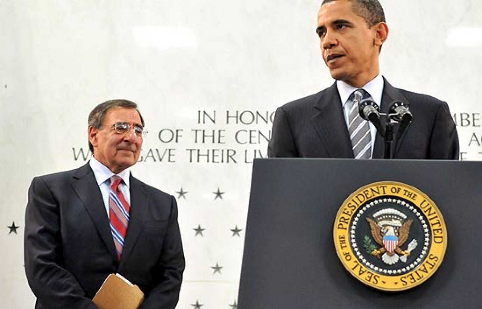 Obama apoya a la CIA | Ver