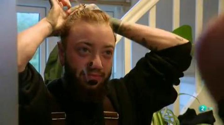 La 2 Noticias - Bibliotecas humanas para romper estereotipos