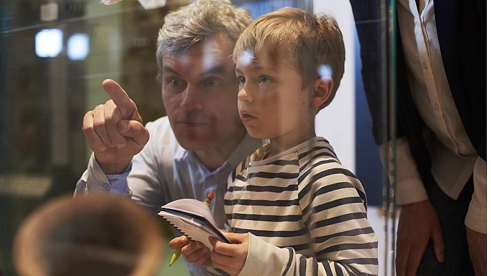 Telediario 1 - Los hijos de maltratadores podrían eliminar el apellido