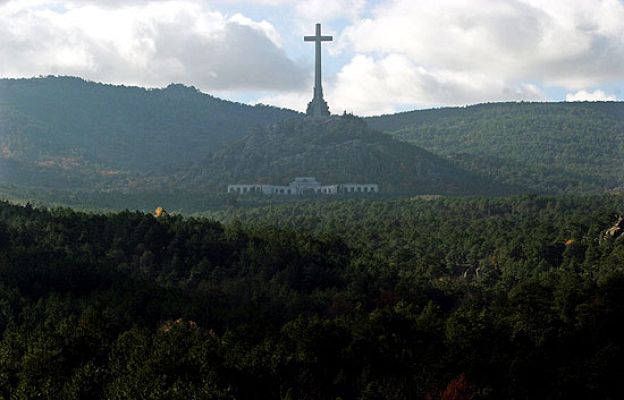 Fue noticia en el Archivo de RTVE - Valle de los Caídos 50 aniversario