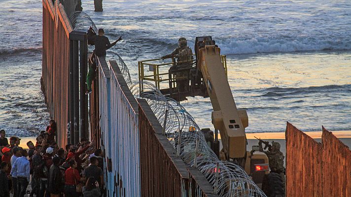 Telediario 1 - ¿Cómo se preparan ambos lados de la frontera de EE.UU. con México para la llegada de miles de centroamericanos?