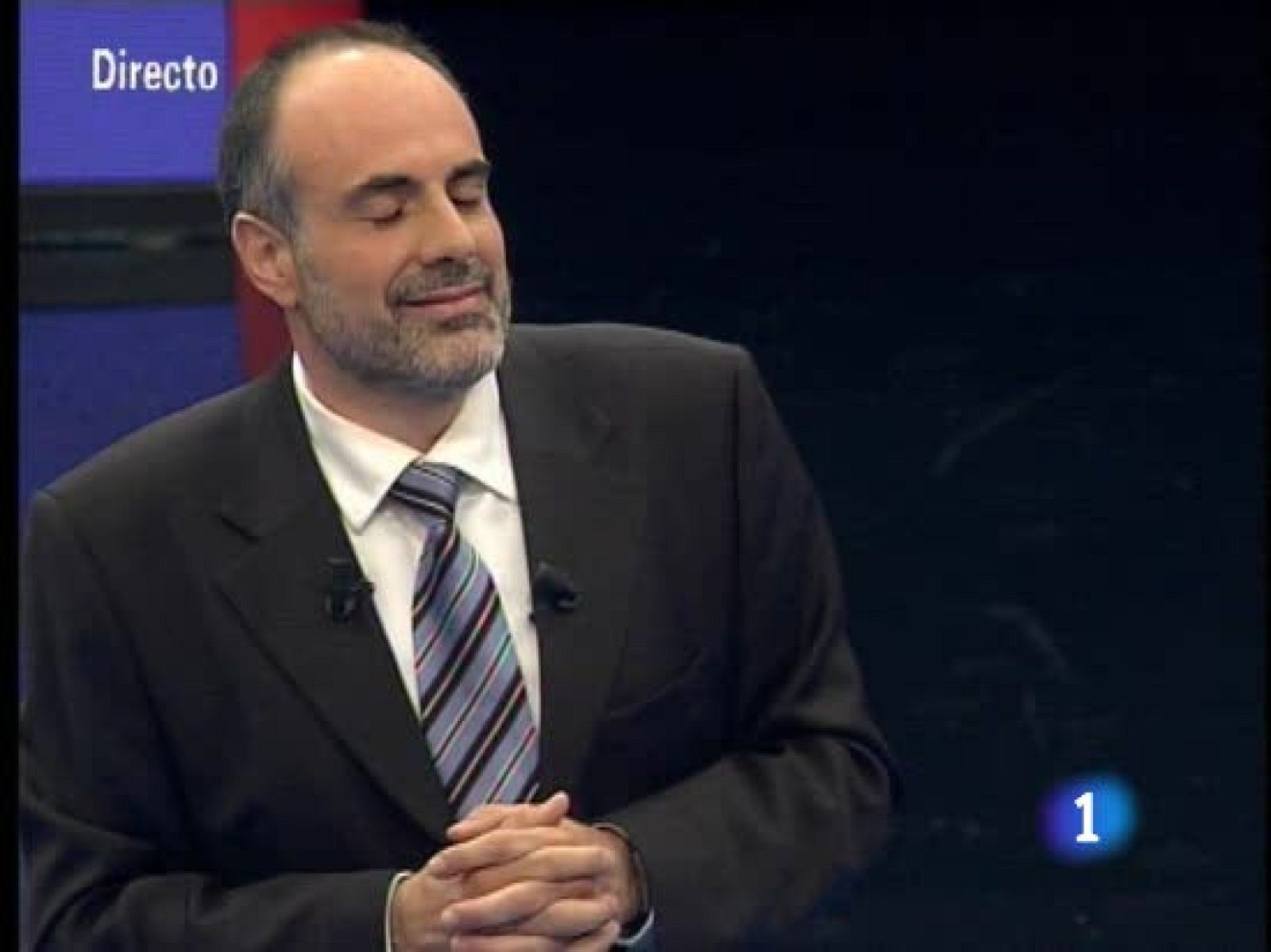 Tengo una pregunta para usted - ¿Qué le parece la descarga de archivos, como películas, por Internet? - Tengo una pregunta para usted | Ver