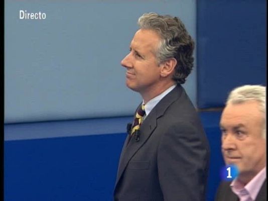 Tengo una pregunta para usted - ¿Por qué IU no sale a la calle?