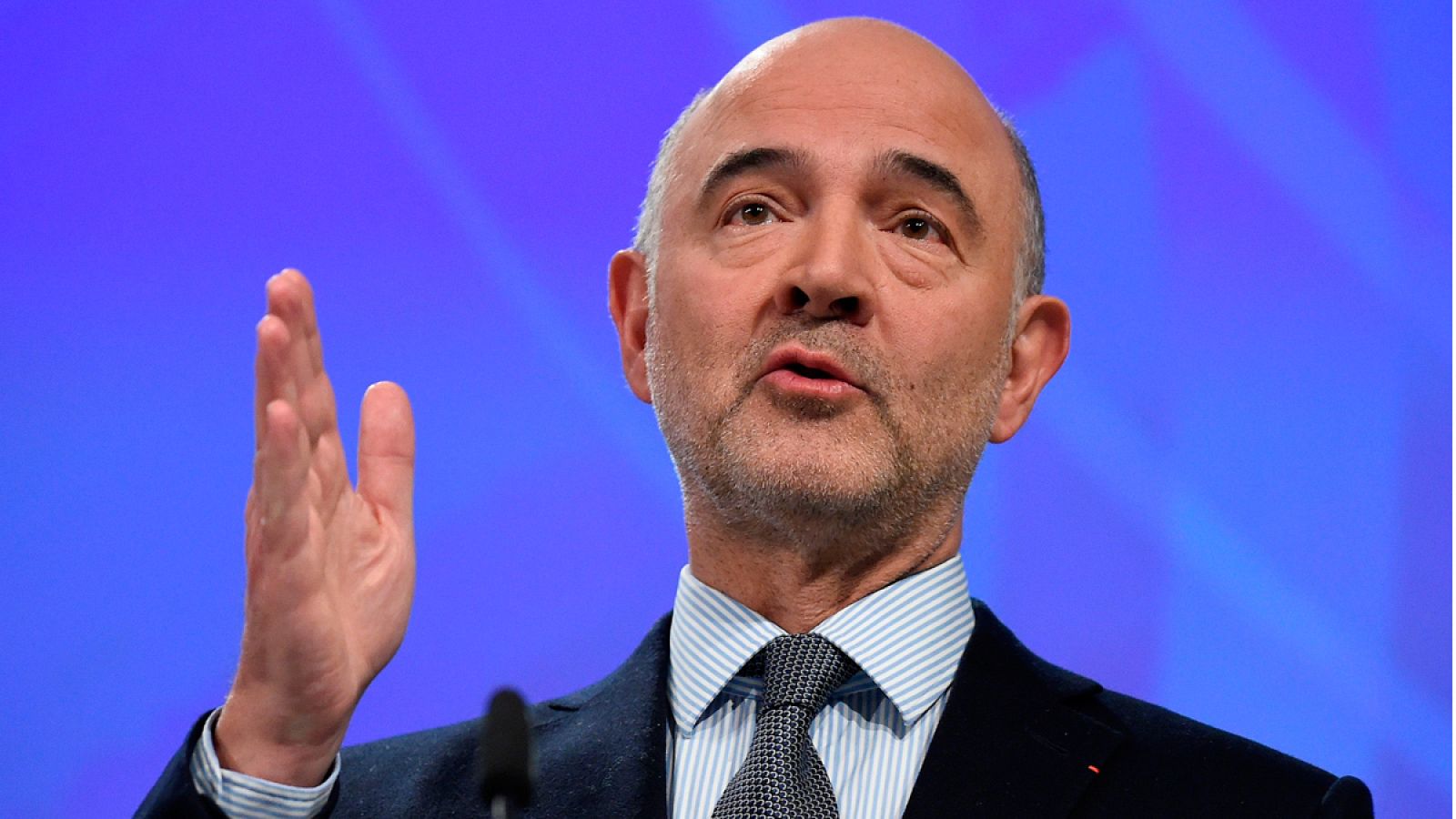 Bruselas advierte que el Presupuesto español está en riesgo de incumplir las normas europeas de disciplina fiscal