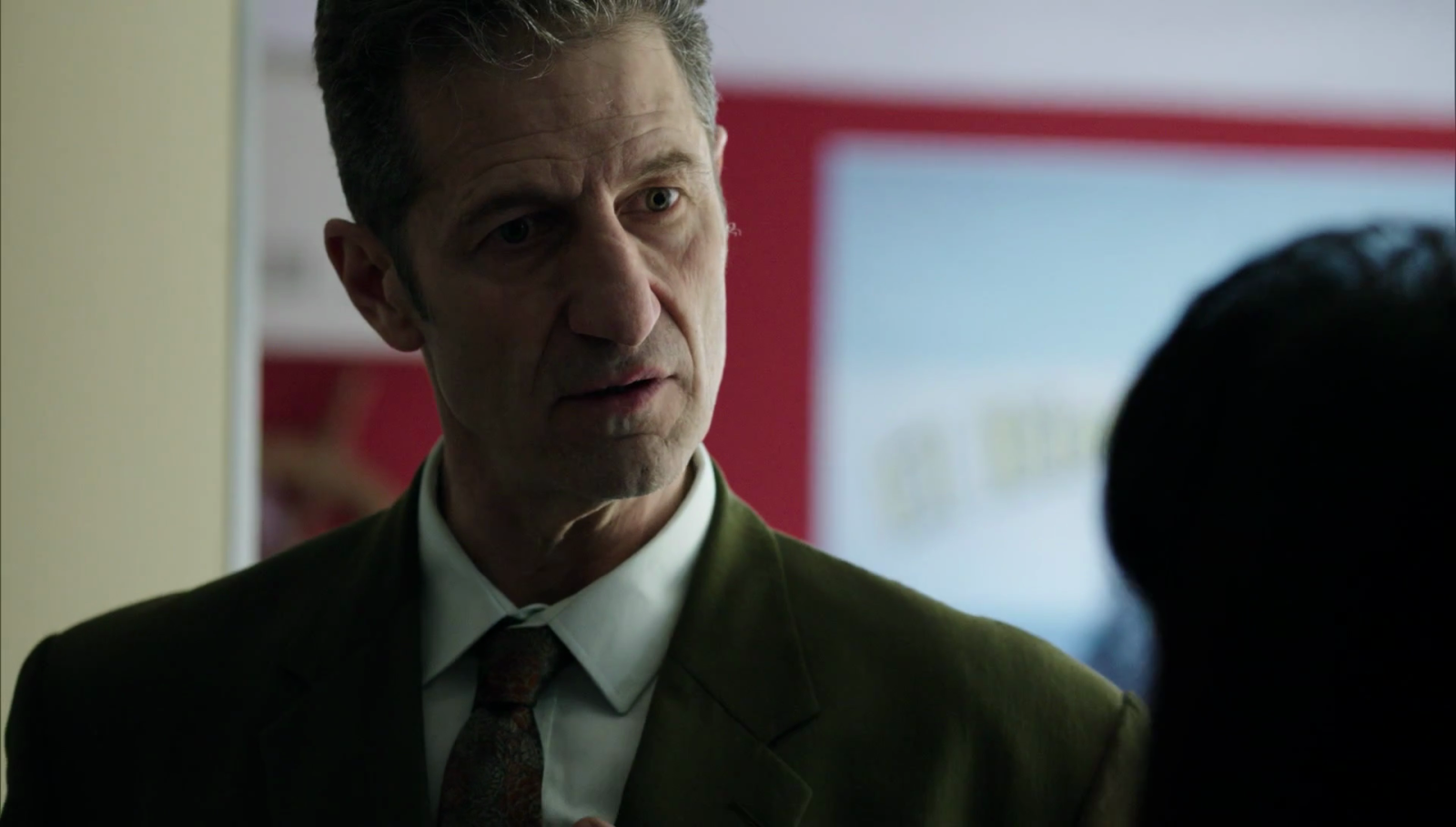 Cuéntame cómo pasó - Mazzolini advierte a Paquita que le pertenece el restaurante