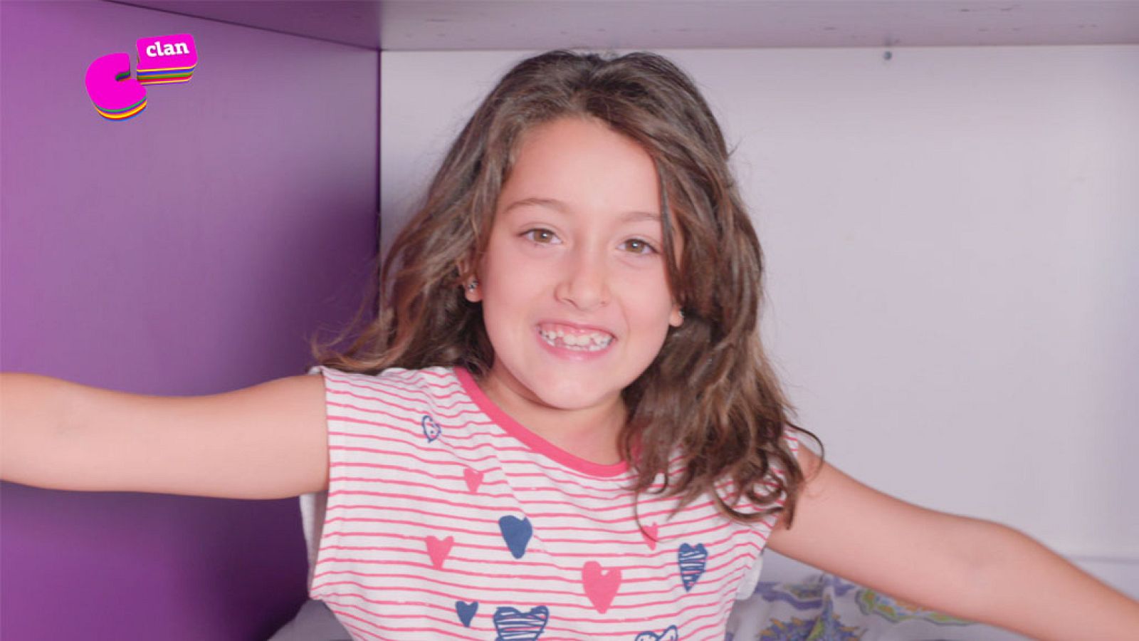 Julia y su slime casereo - Club Clan | Ver