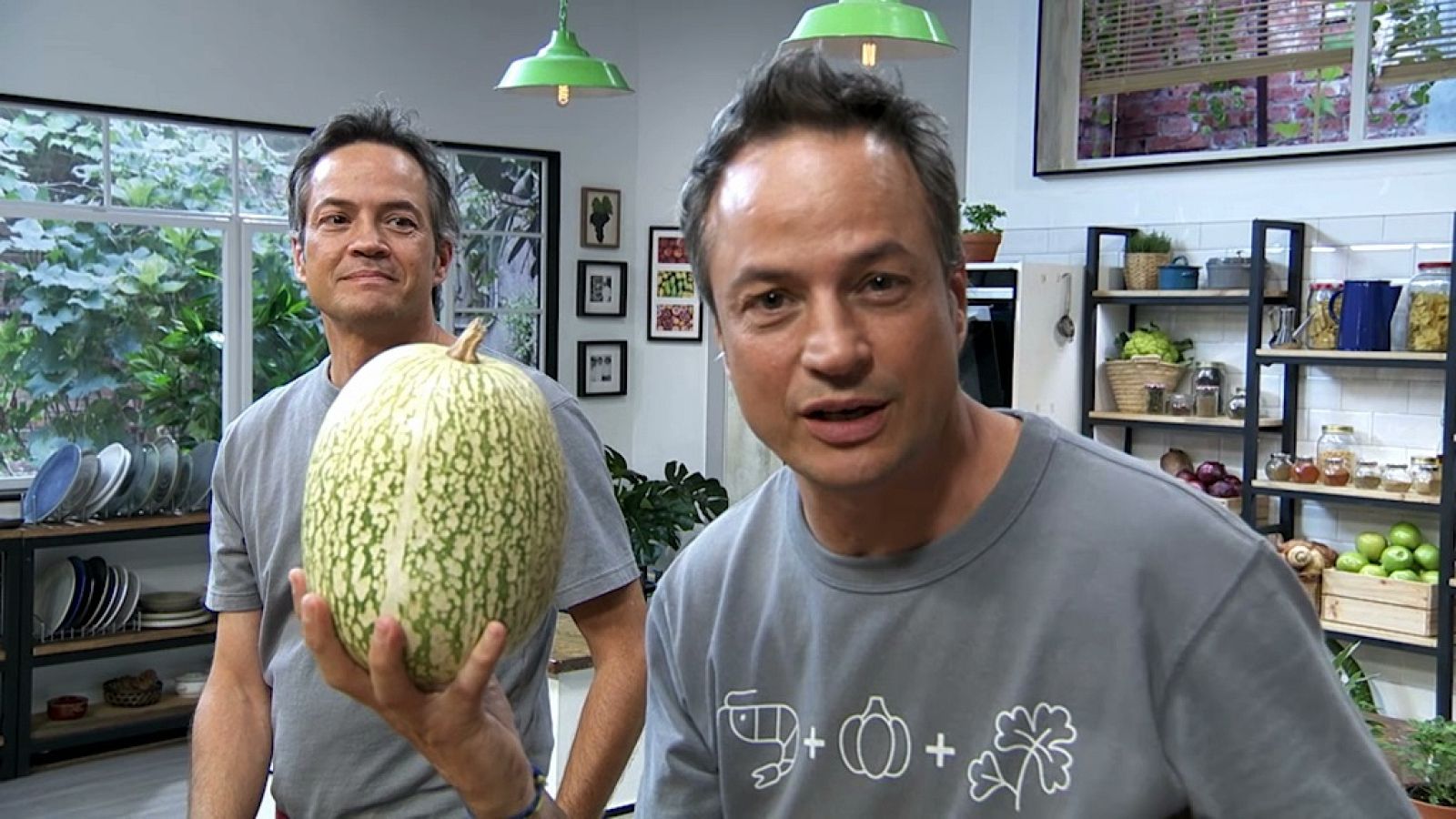 Torres en la cocina - Merluza con verduras y strudel de cabello de ángel - ver ahora