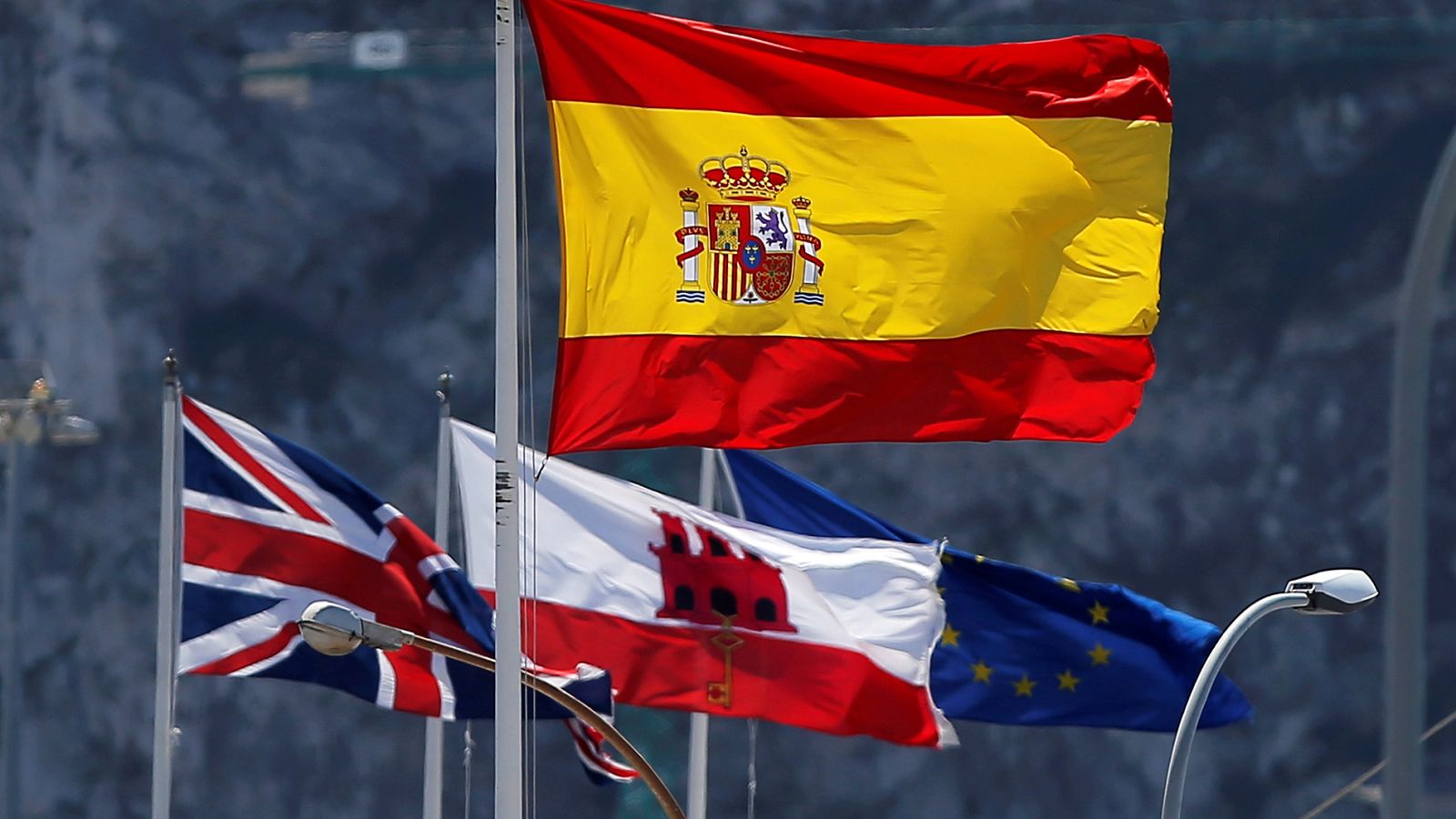 Reino Unido "promete" a España capacidad de decisión en la negociación sobre Gibraltar, pero Madrid duda | Ver