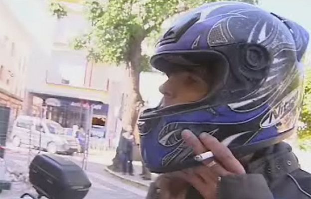 - Si coges la moto ponte el casco