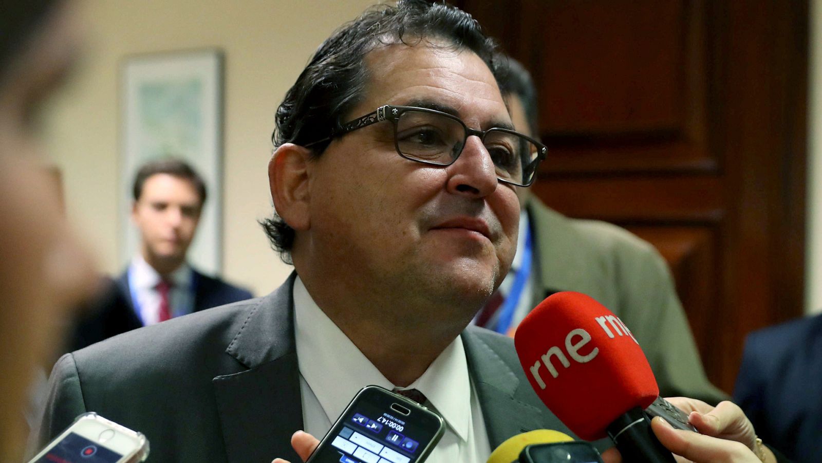 El secretario de Estado de la Unión Europea, Luis Marco Aguiriano, ha insistido en que la carta del embajador británico ante la UE sobre el futuro de Gibraltar "es un documento oficial que compromete al Reino Unido".Entrevistado en Los Desayunos de T