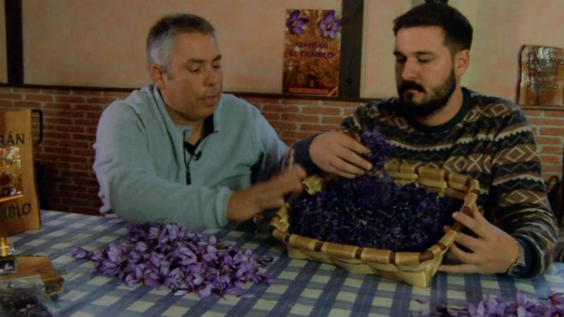 Aquí la tierra - Azafrán con sello de El Tiemblo