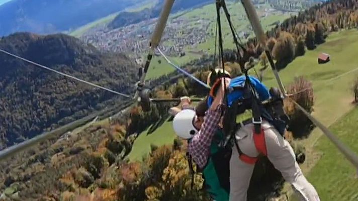  - Un turista estadounidense, protagonista en las redes sociales tras subirse a un ala delta sin arnés