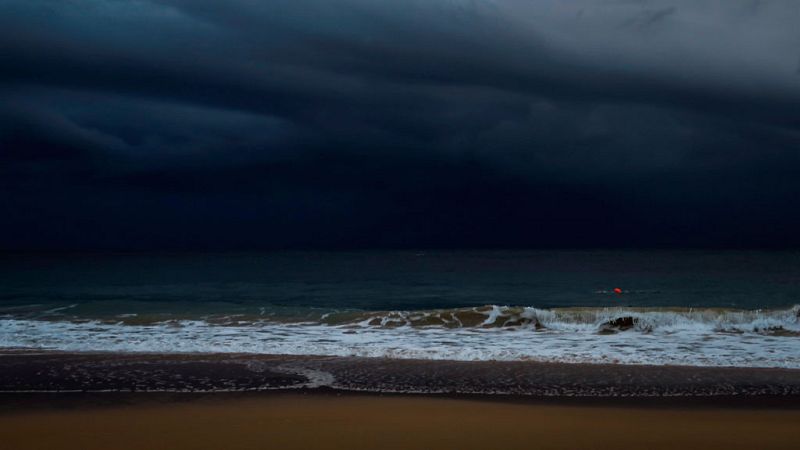 Un frente atlántico entra por Galicia con fuertes lluvias y vientos