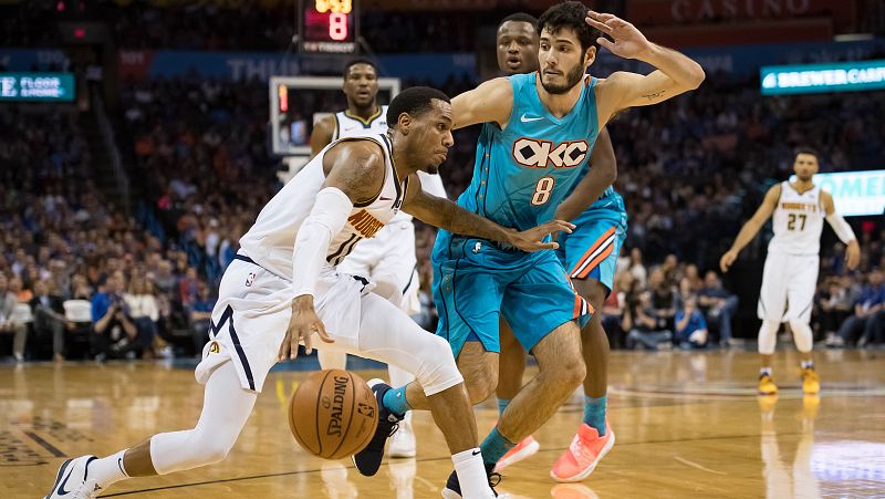 Álex Abrines se marcó un partidazo el día que su abuela fue, por primera vez, a verle jugar en la NBA. El jugador español anotó 21 puntos en la noche en la que Doncic sufrió a LeBron James.