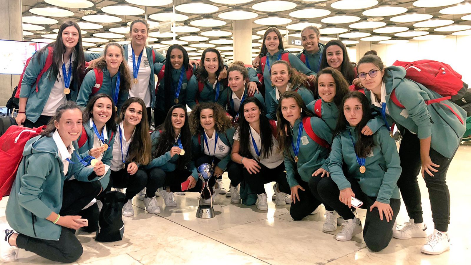 Fútbol: La selección femenina sub 17 "ha hecho historia y volverá a hacerlo" - RTVE.es | Ver