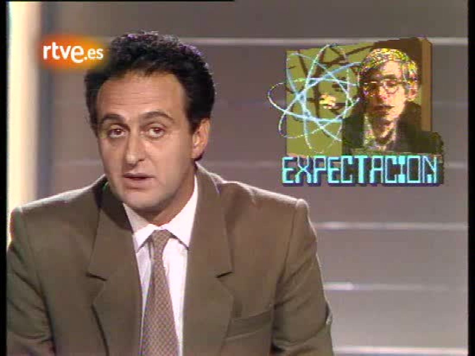 Conferencia de Stephen Hawking en la Universidad Complutense en 1989 - Fue noticia en el Archivo de RTVE | Ver