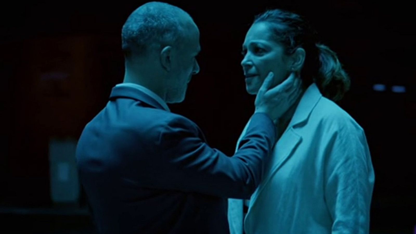 Estoy vivo - Laura descubre la verdad de Márquez