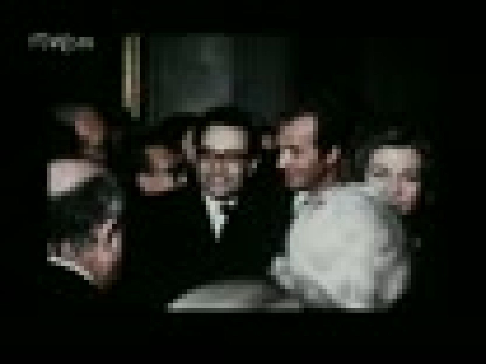 Noticias Nacional 1980 - Los Reyes Don Juan Carlos y Doña Sofía en una exposición en el Museo del Prado