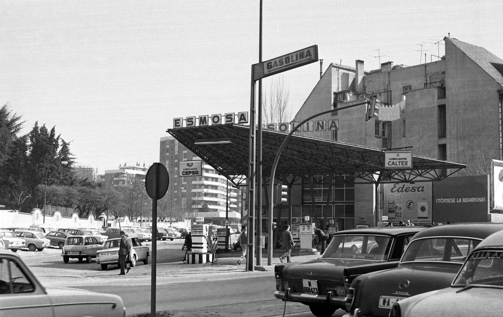 El precio de la gasolina, uno de los problema que más preocupaban a los españoles en 1978 | Ver