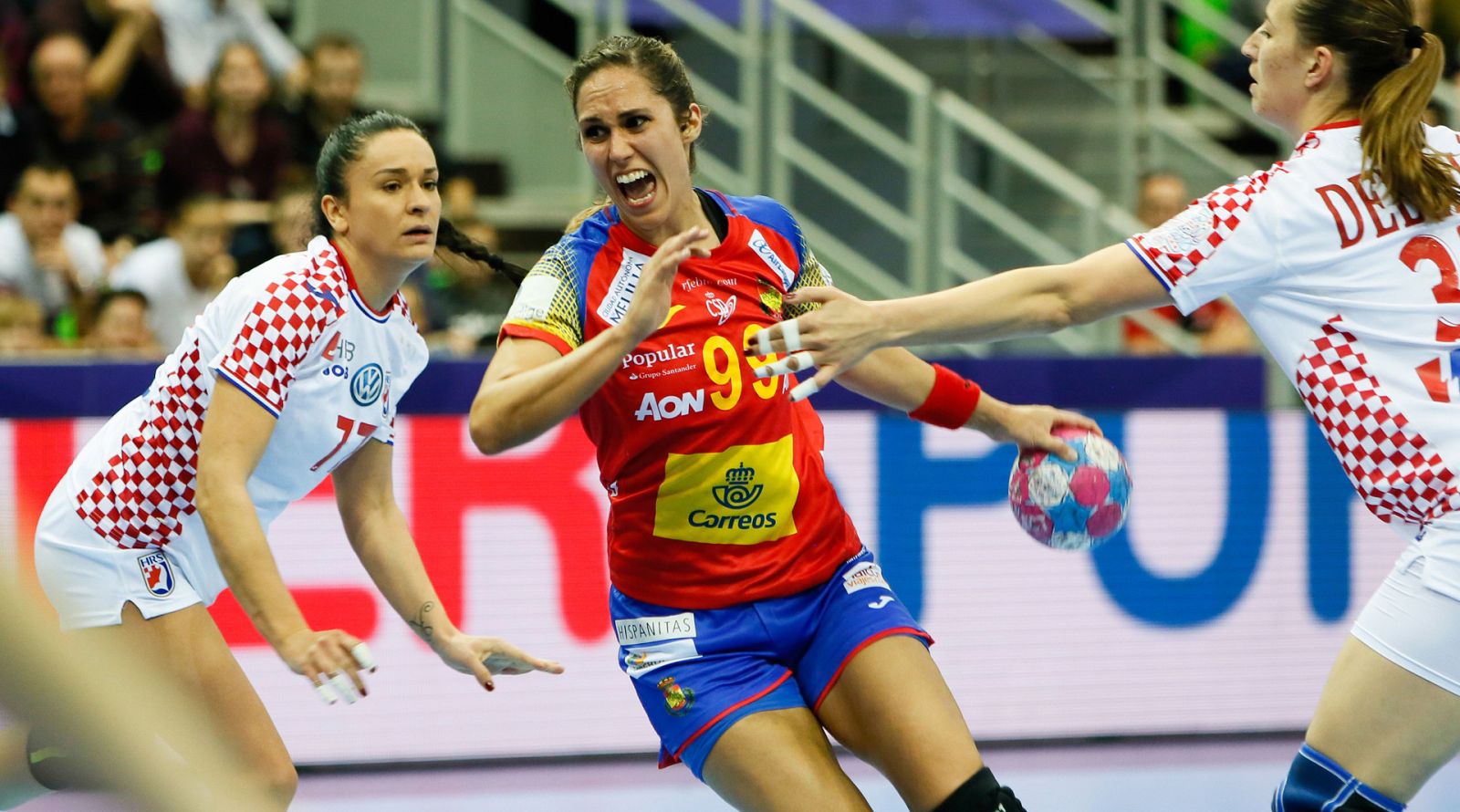Mireya González, jugadora de la selección española de balonmano, puede presumir de haber ganado una Liga de Campones. Lo consiguió con su actual equipo, el Gyori húngaro, el pasado mes de mayo. Ahora, lucha con las Guerreras en el Europeo de Francia
