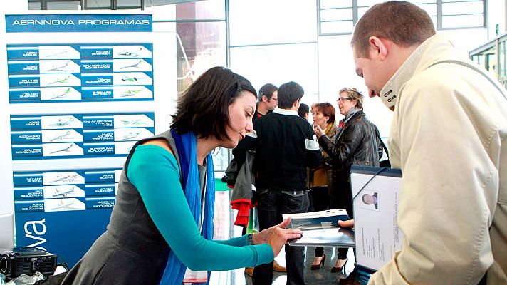  - El Gobierno aprueba un plan de choque para reducir en 10 puntos el desempleo entre los jóvenes.