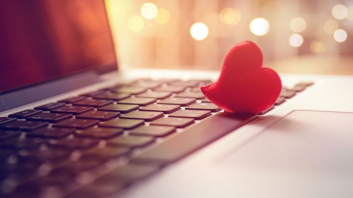 Telediario 1 - Una web de contactos para personas con discapacidad leve