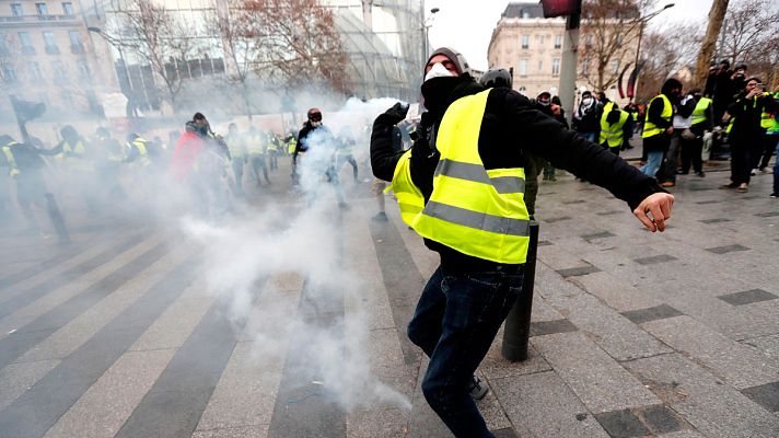 Informativo 24h - Más de 400 detenidos en la protesta de los chalecos amarillos en París
