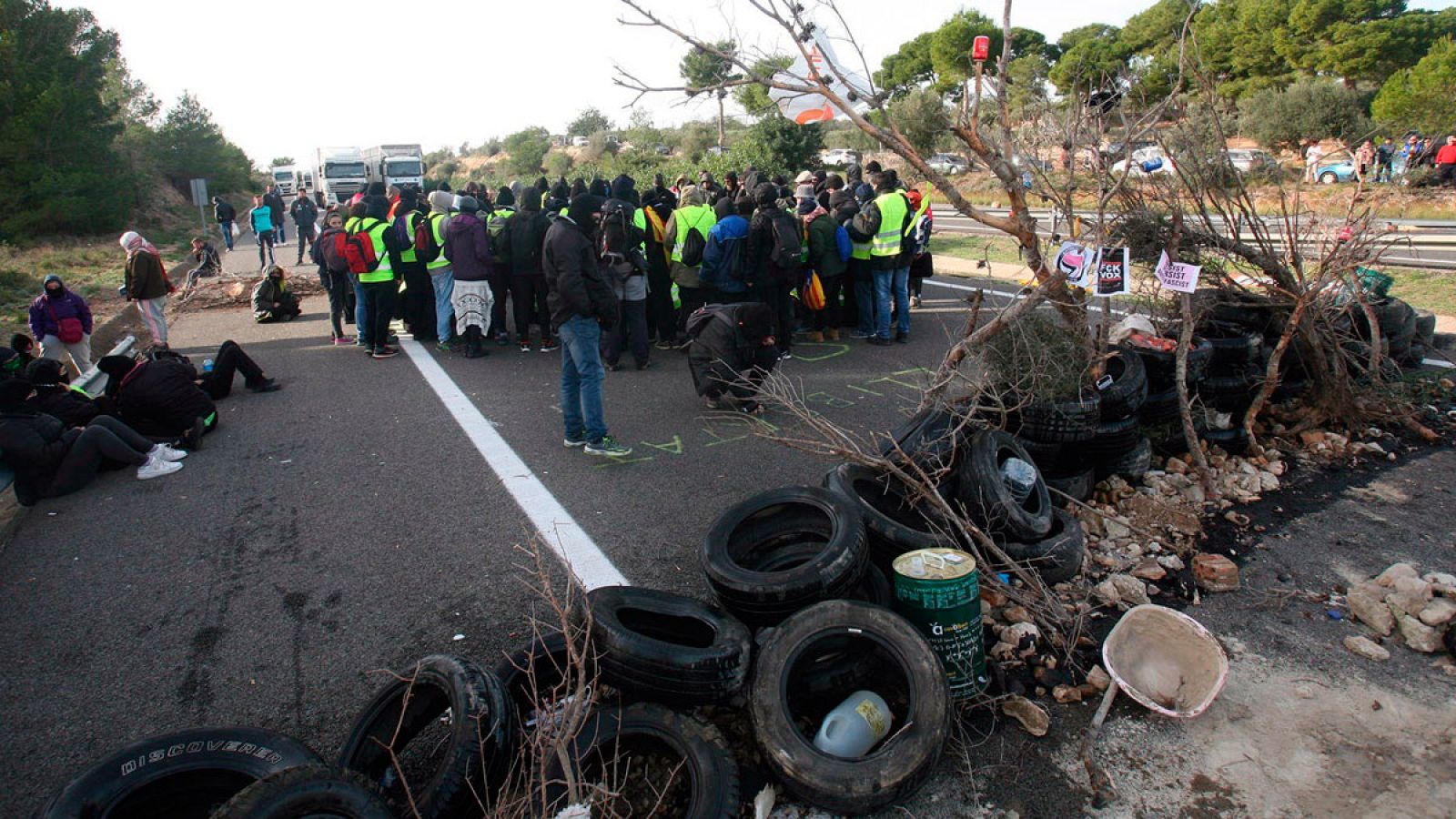 Los CDR cortan la AP-7 en ambos sentidos a la altura de l'Ampolla, en Tarragona