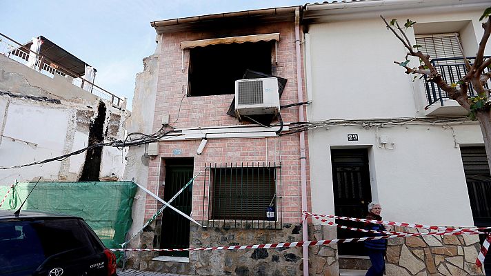 Telediario 1 - Un matrimonio muere en el incendio de su vivienda