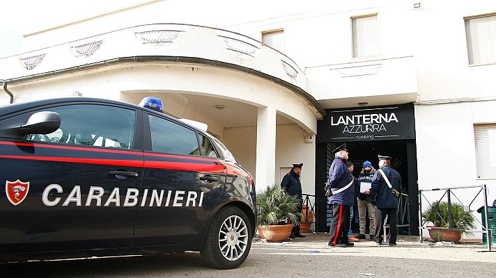 Telediario 1 - La policía investiga las causas de la estampida que dejó seis muertos en una discoteca en Italia